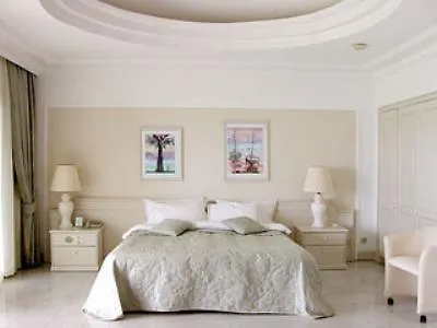 Kiris World Hotel